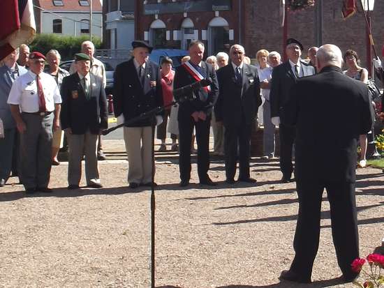 Violaines a rendu hommage