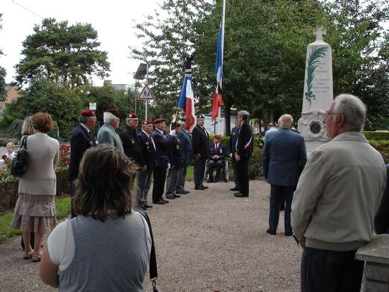 Violaines a rendu hommage
