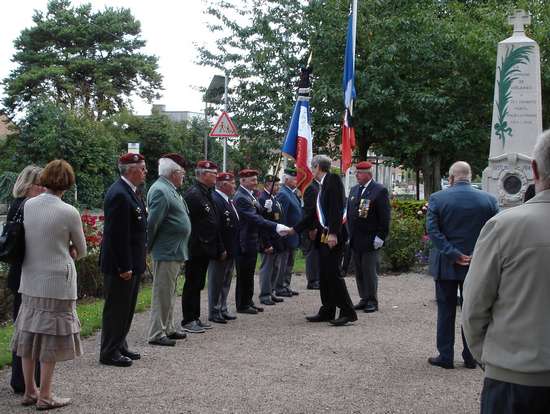 Violaines a rendu hommage