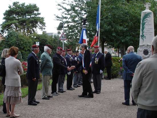 Violaines a rendu hommage