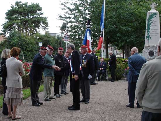 Violaines a rendu hommage