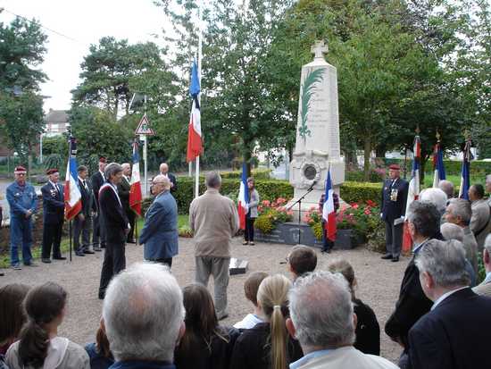 Violaines a rendu hommage