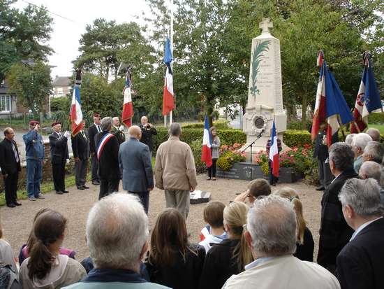 Violaines a rendu hommage