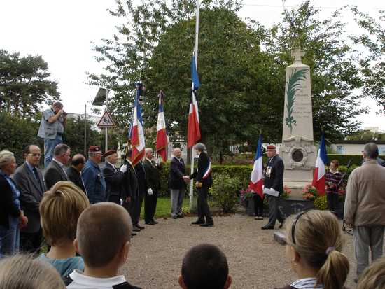 Violaines a rendu hommage