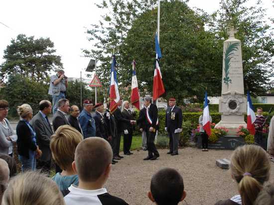 Violaines a rendu hommage