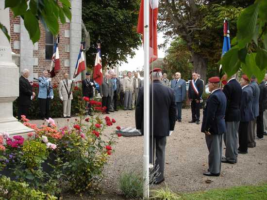 Violaines a rendu hommage