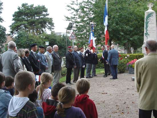 Violaines a rendu hommage